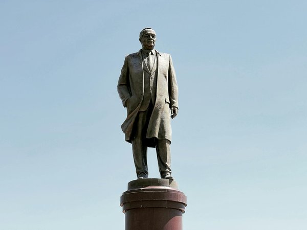 Unlock Edinburgh's Best-Kept Secrets: Your Ultimate Guide to Bargains on Genuine Scottish Tartans