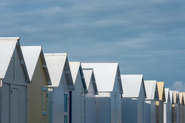 Uncover the allure of classic british craftsmanship at a cotswolds countryside fair!